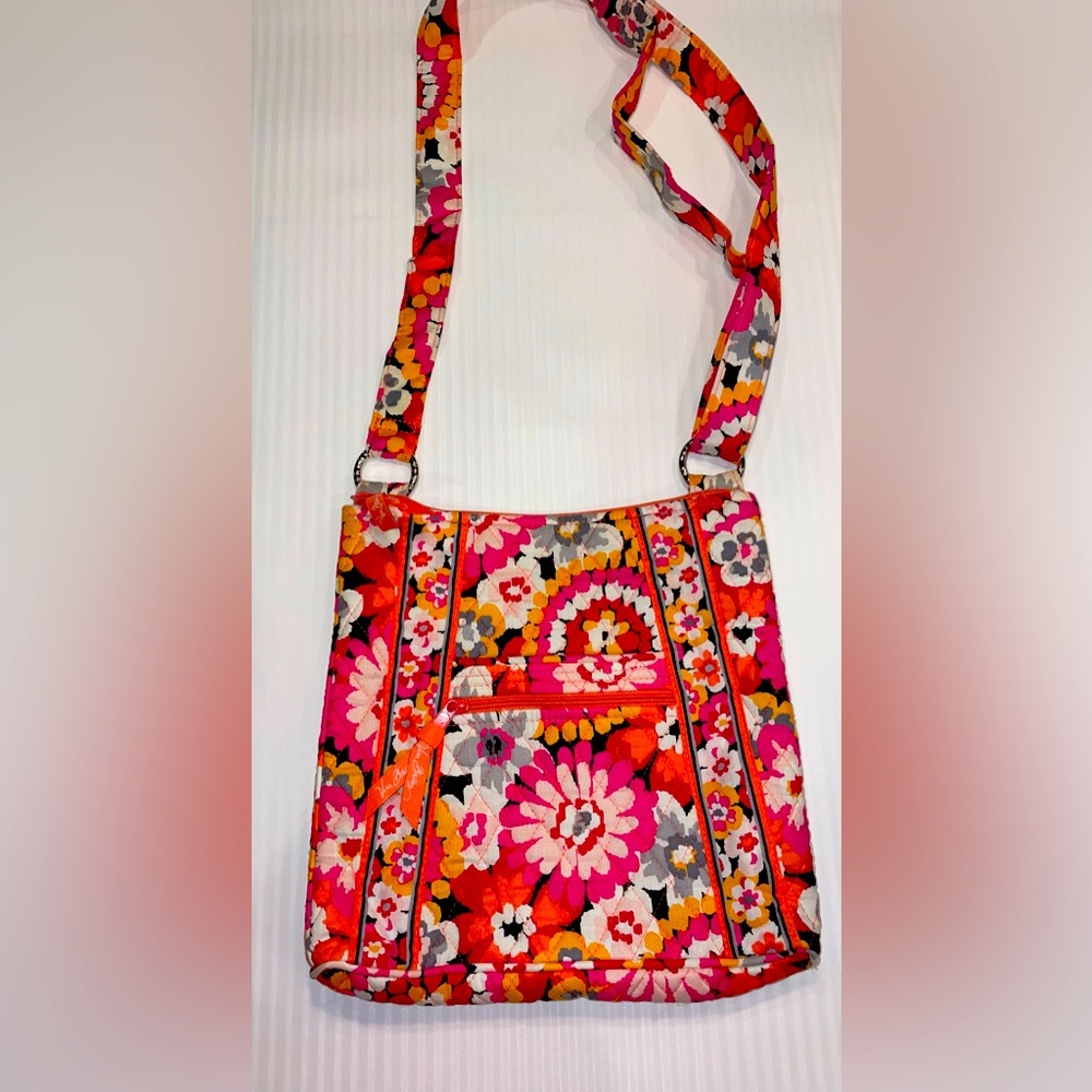 Vera Bradley crossbody- the pixie blooms hipster